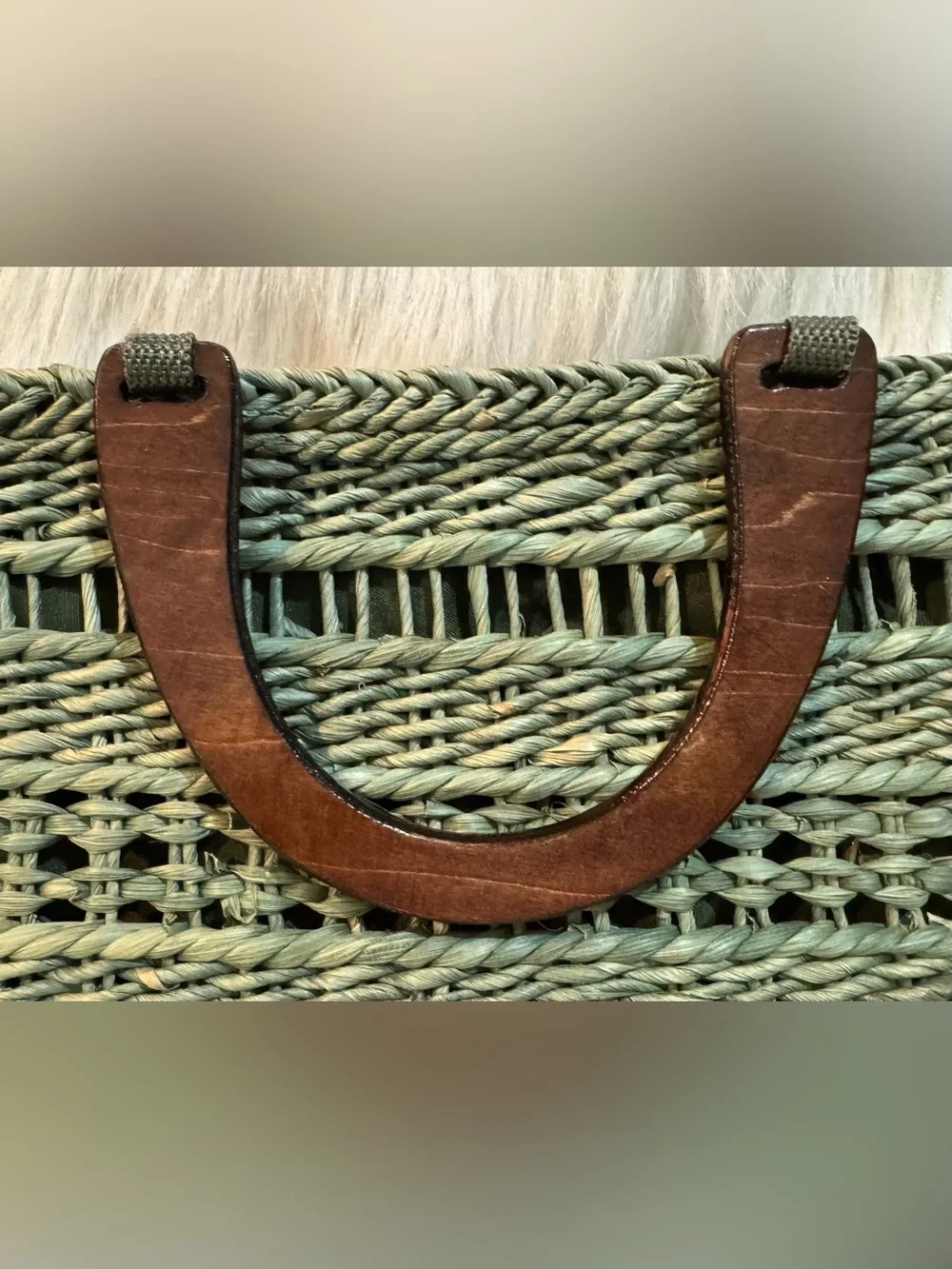 Ladies Unbranded Small Raffia Woven Satchel With Wooden Handles Sage Green GUC